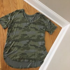 ⭐️5/$25 NWOT American Eagle “Soft & Sexy” Camo Short Sleeve Shirt V-neck size s